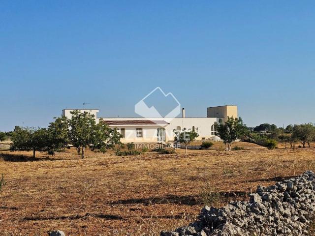 Villa in vendita a Surano LE