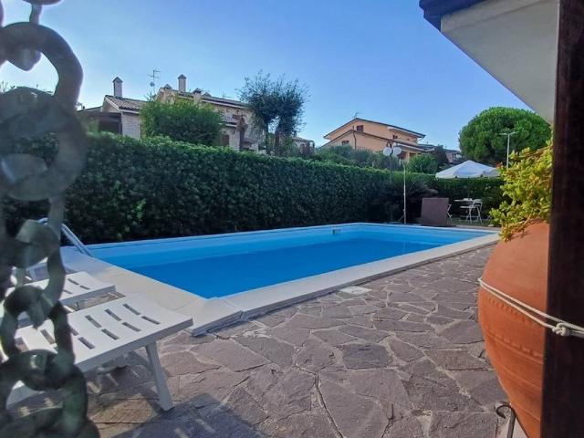 Villa in vendita a Potenza Picena MC