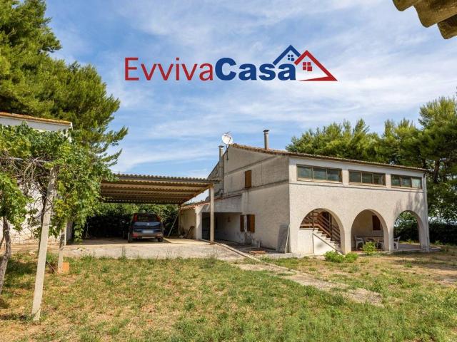 Villa in vendita a Potenza Picena MC