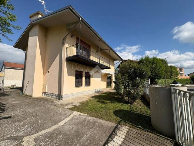 Villa in vendita a Poviglio RE
