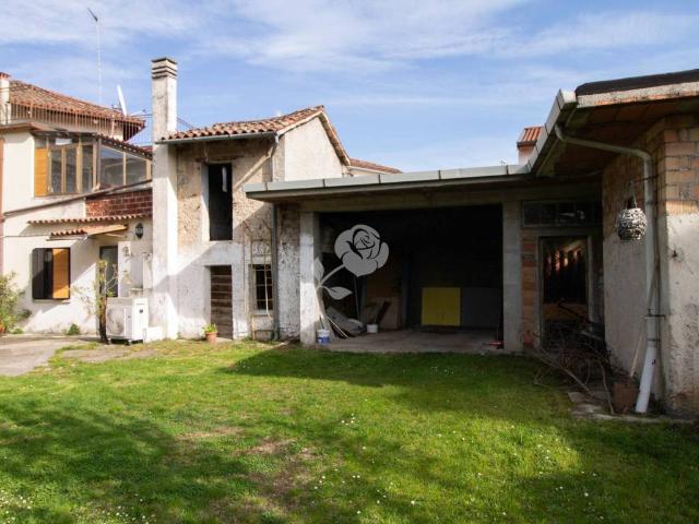 Villa in vendita a Pozzuolo del Friuli UD