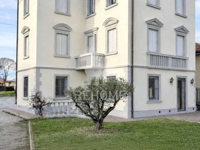 Villa in vendita a Pozzuolo del Friuli UD