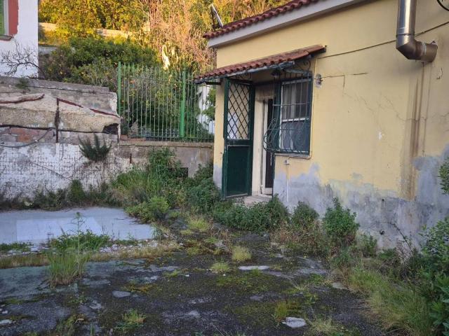 Villa in vendita a Pozzuoli NA