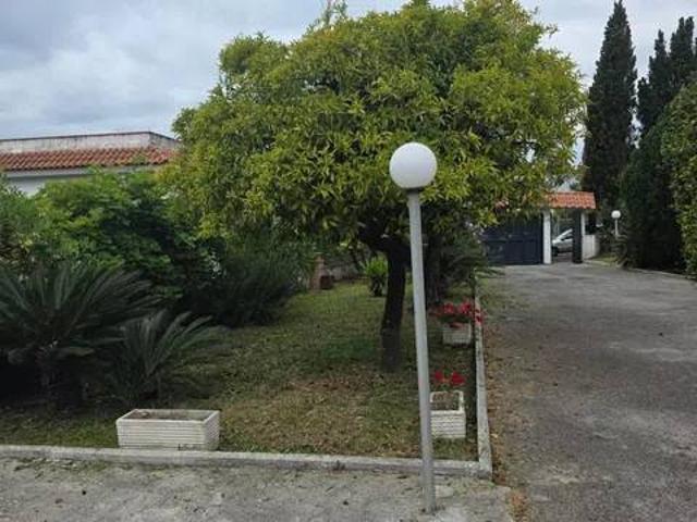 Villa in vendita a Pozzuoli NA