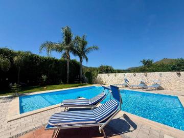Villa in vendita a Pozzuoli NA