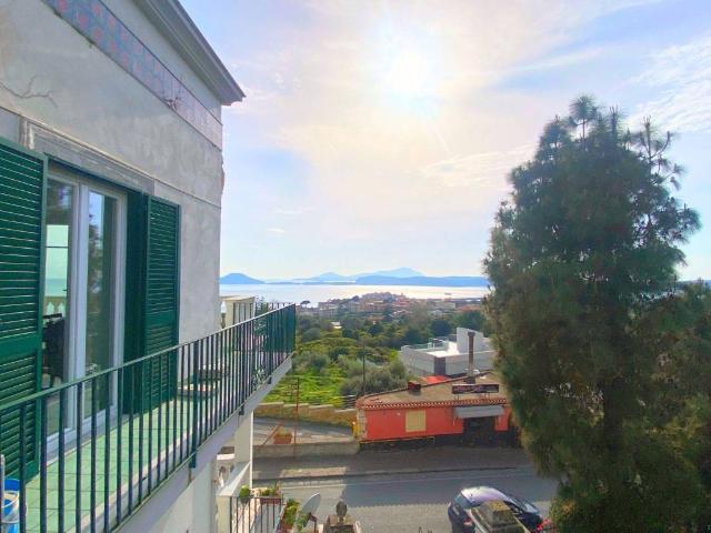Villa in vendita a Pozzuoli NA
