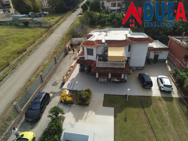 Villa in vendita a Pozzuoli NA