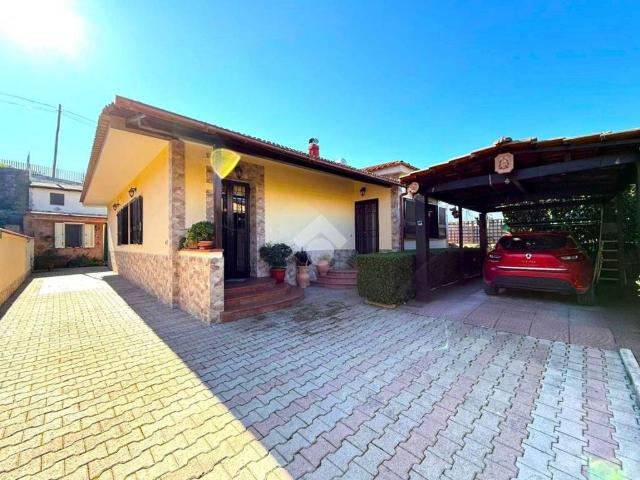 Villa in vendita a Pozzuoli NA