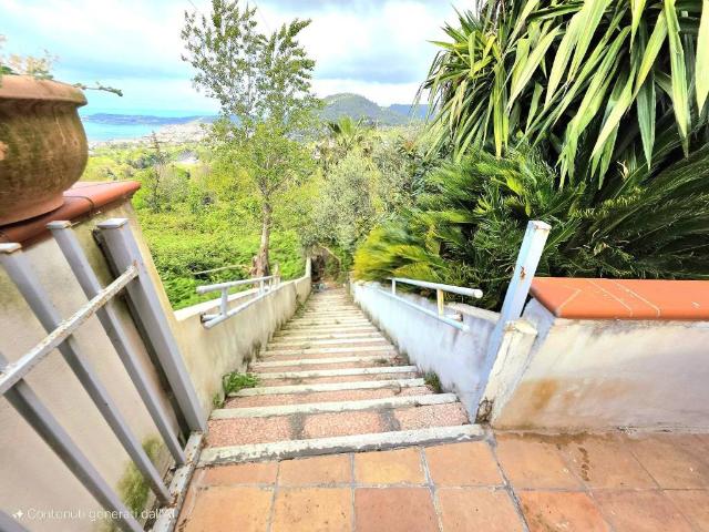 Villa in vendita a Pozzuoli NA