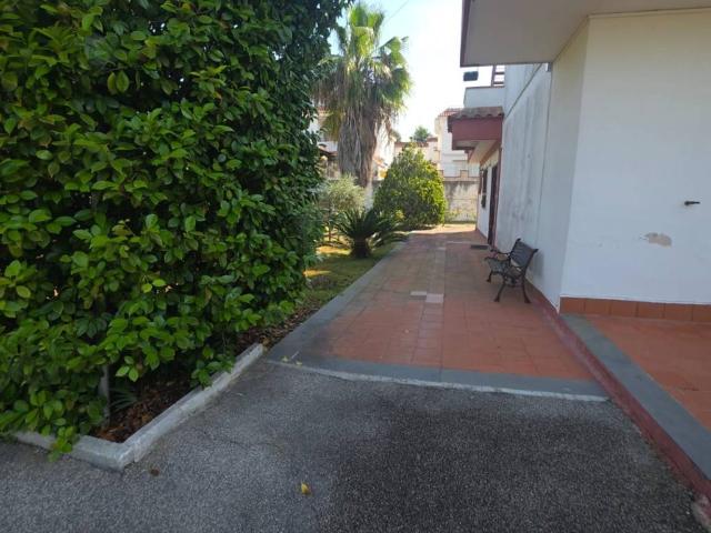 Villa in vendita a Pozzuoli NA
