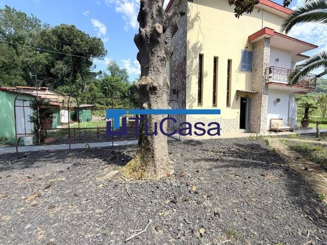 Villa in vendita a Pozzuoli NA