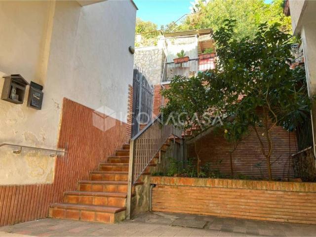Villa in vendita a Pozzuoli NA