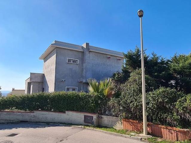 Villa in vendita a Pozzuoli NA