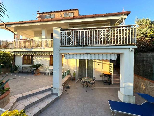 Villa in vendita a Pozzuoli NA