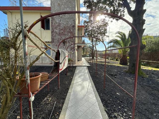 Villa in vendita a Pozzuoli NA