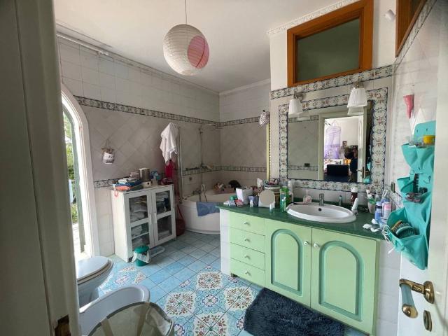 Villa in vendita a Pozzuoli NA