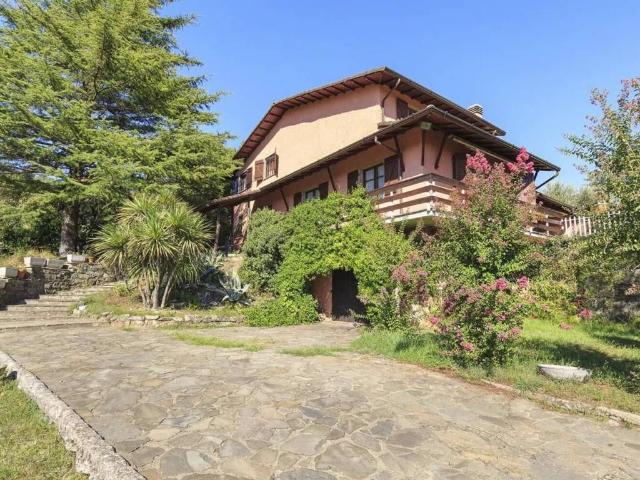 Villa in vendita a Podenzana MS