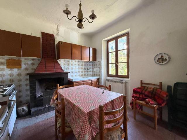 Villa in vendita a Podenzana MS
