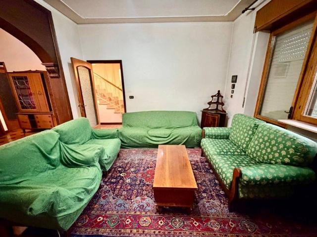 Villa in vendita a Podenzano PC
