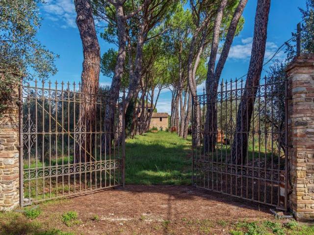 Villa in vendita a Poggibonsi SI