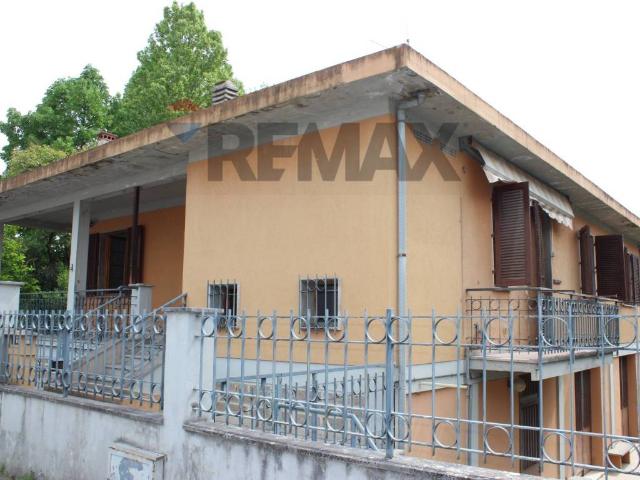 Villa in vendita a Poggibonsi SI