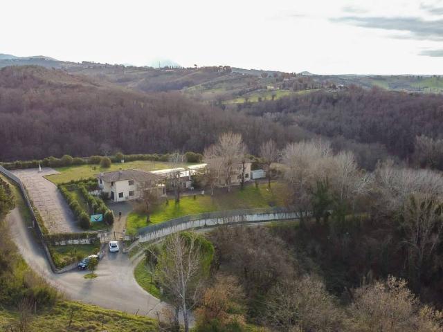 Villa in vendita a Poggio Mirteto RI