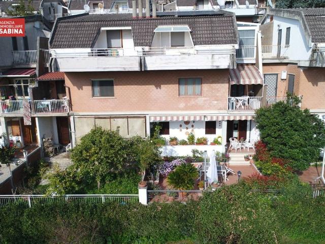 Villa in vendita a Poggio Mirteto RI