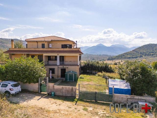 Villa in vendita a Poggio Moiano RI