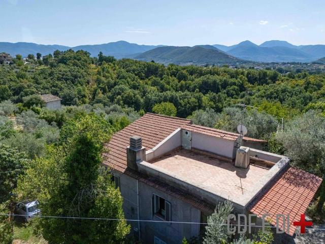 Villa in vendita a Poggio Nativo RI