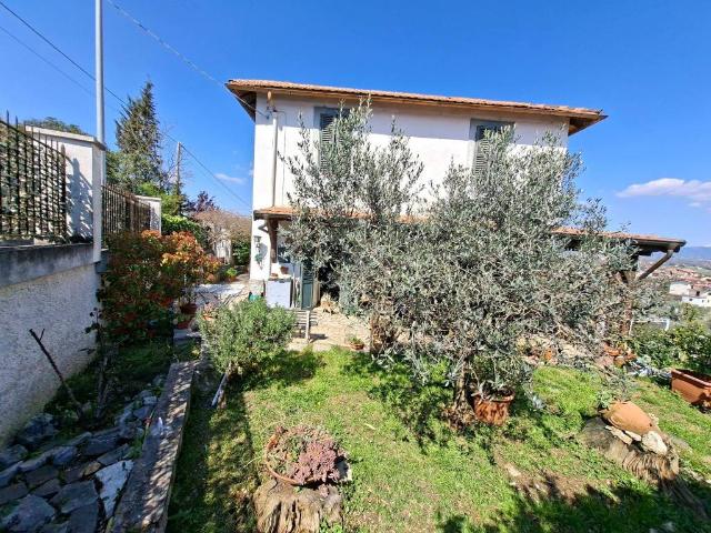 Villa in vendita a Poggio Nativo RI