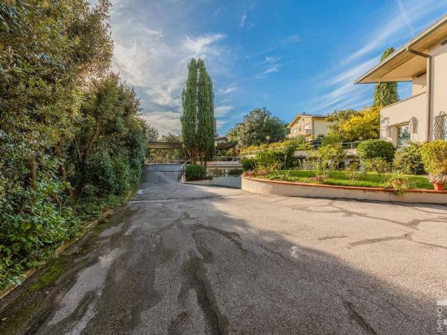 Villa in vendita a Poggio a Caiano PO
