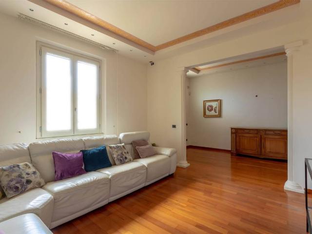 Villa in vendita a Poggio a Caiano PO
