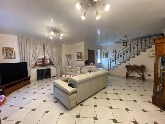 Villa in vendita a Poggio a Caiano PO