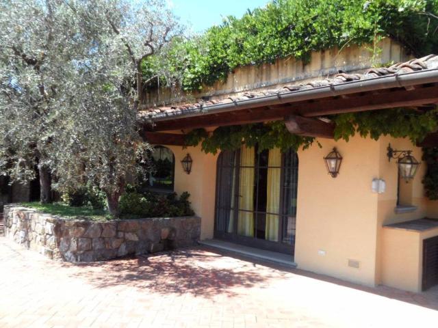 Villa in vendita a Poggio a Caiano PO