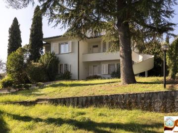 Villa in vendita a Poggio a Caiano PO