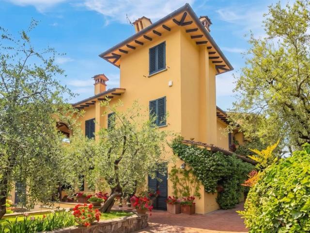 Villa in vendita a Poggio a Caiano PO