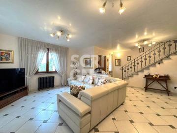 Villa in vendita a Poggio a Caiano PO