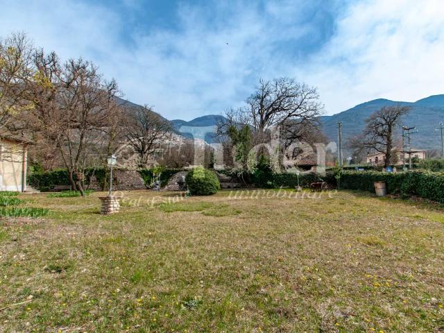 Villa in vendita a Poggio Bustone RI