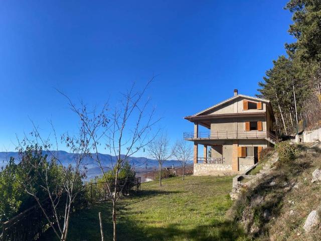 Villa in vendita a Poggio Bustone RI