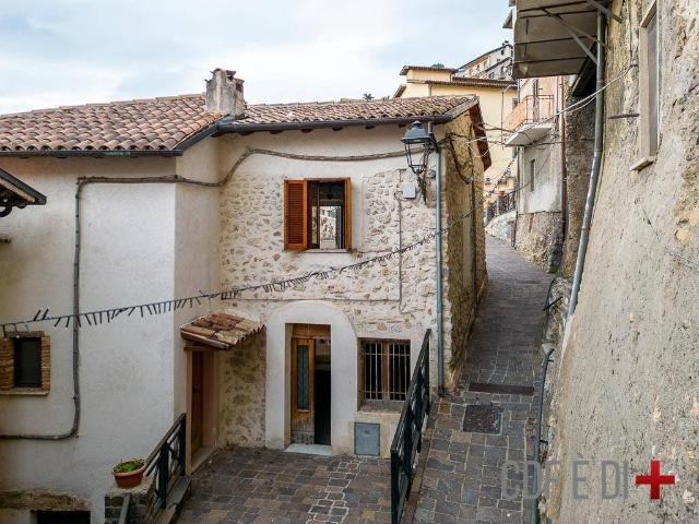 Villa in vendita a Poggio Bustone RI