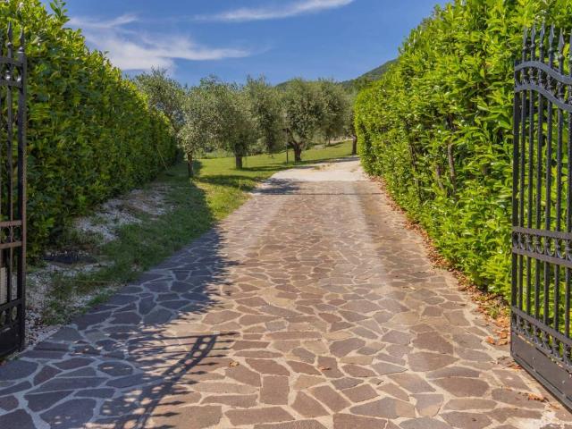 Villa in vendita a Poggio Bustone RI