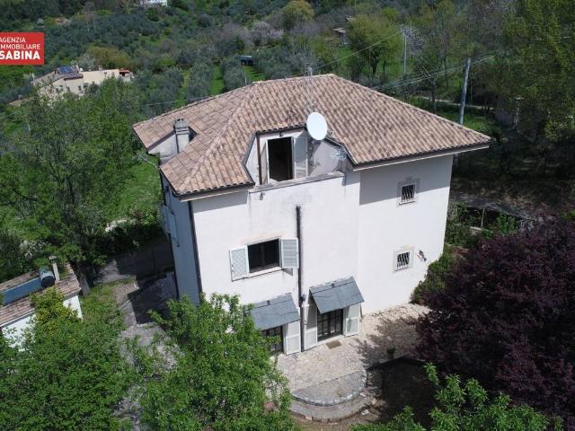 Villa in vendita a Poggio Catino RI