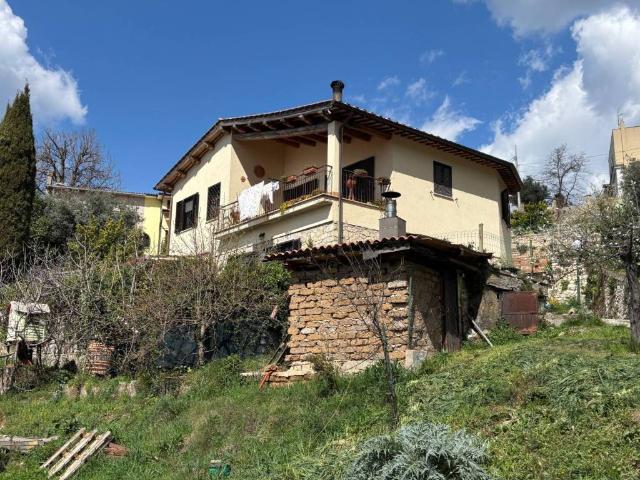 Villa in vendita a Poggio Catino RI