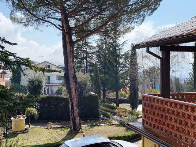 Villa in vendita a Poggio Picenze AQ