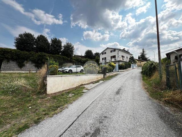 Villa in vendita a Poggio Picenze AQ