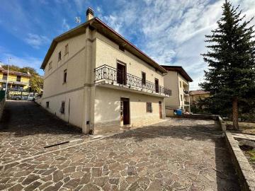 Villa in vendita a Poggio Picenze AQ