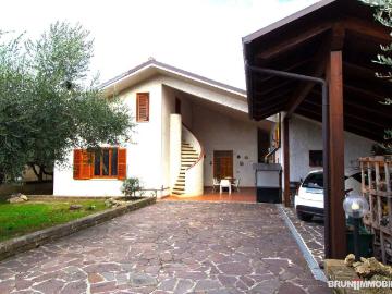 Villa in vendita a Poggiofiorito CH