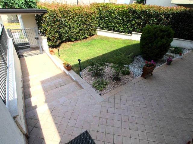 Villa in vendita a Pogliano Milanese MI