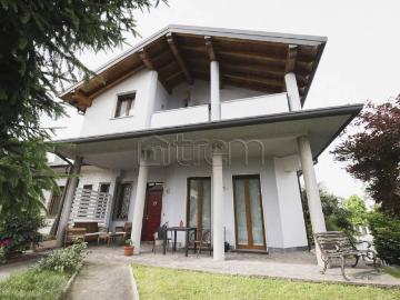 Villa in vendita a Pogliano Milanese MI