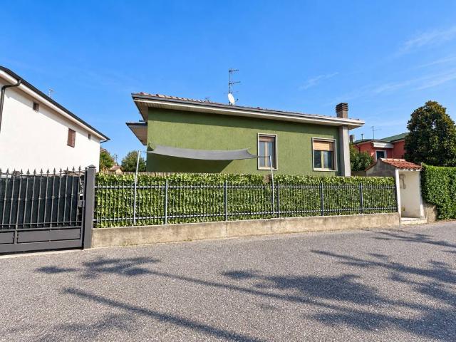 Villa in vendita a Pogliano Milanese MI